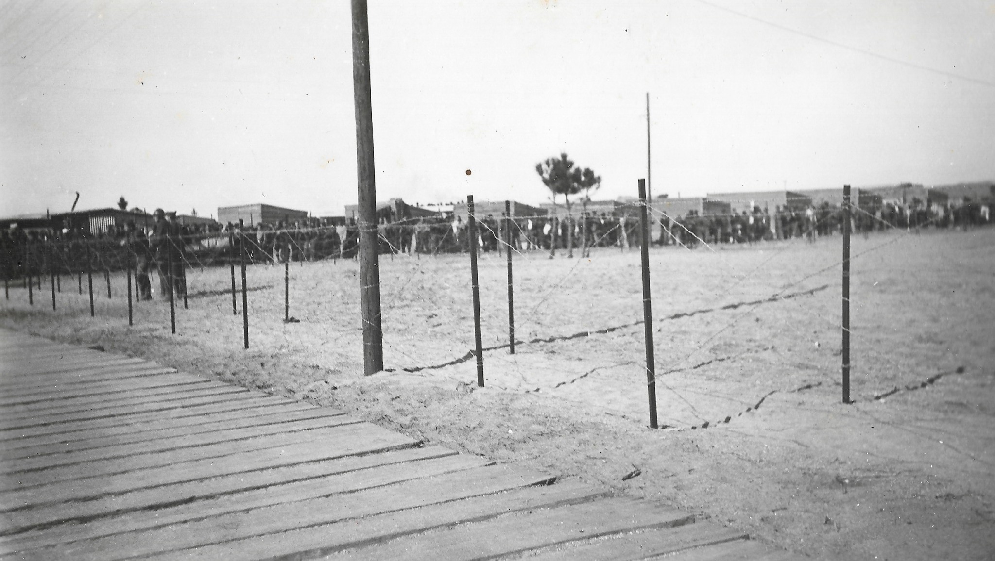 Entrée du camp d’Argelès-sur-Mer. Février 1939.