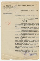 Rapport du 10 juin 1939 du Commissaire spécial du Camp d’Argelès-sur-Mer au Préfet des Pyrénées-Orientales sur la découverte d'affiches de travailleurs étrangers demandant les mêmes conditions de travail que les travailleurs français.