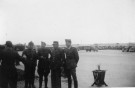 Officier français au parc automobile d’Argelès-sur-Mer, mars 1940. Fonds Couderc. Mémorial d’Argelès-sur-Mer.