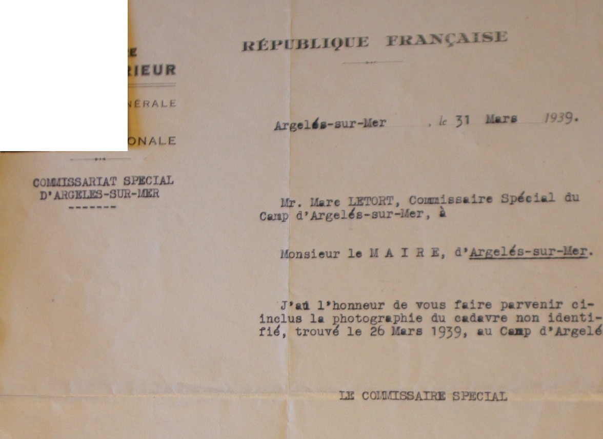 Fiche d’un cadavre non identifié retrouvé dans le camp d’Argelès-sur-Mer le 31 mars 1939. 